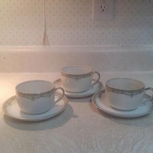 Johnson Bros teacups and saucers (set of 7)